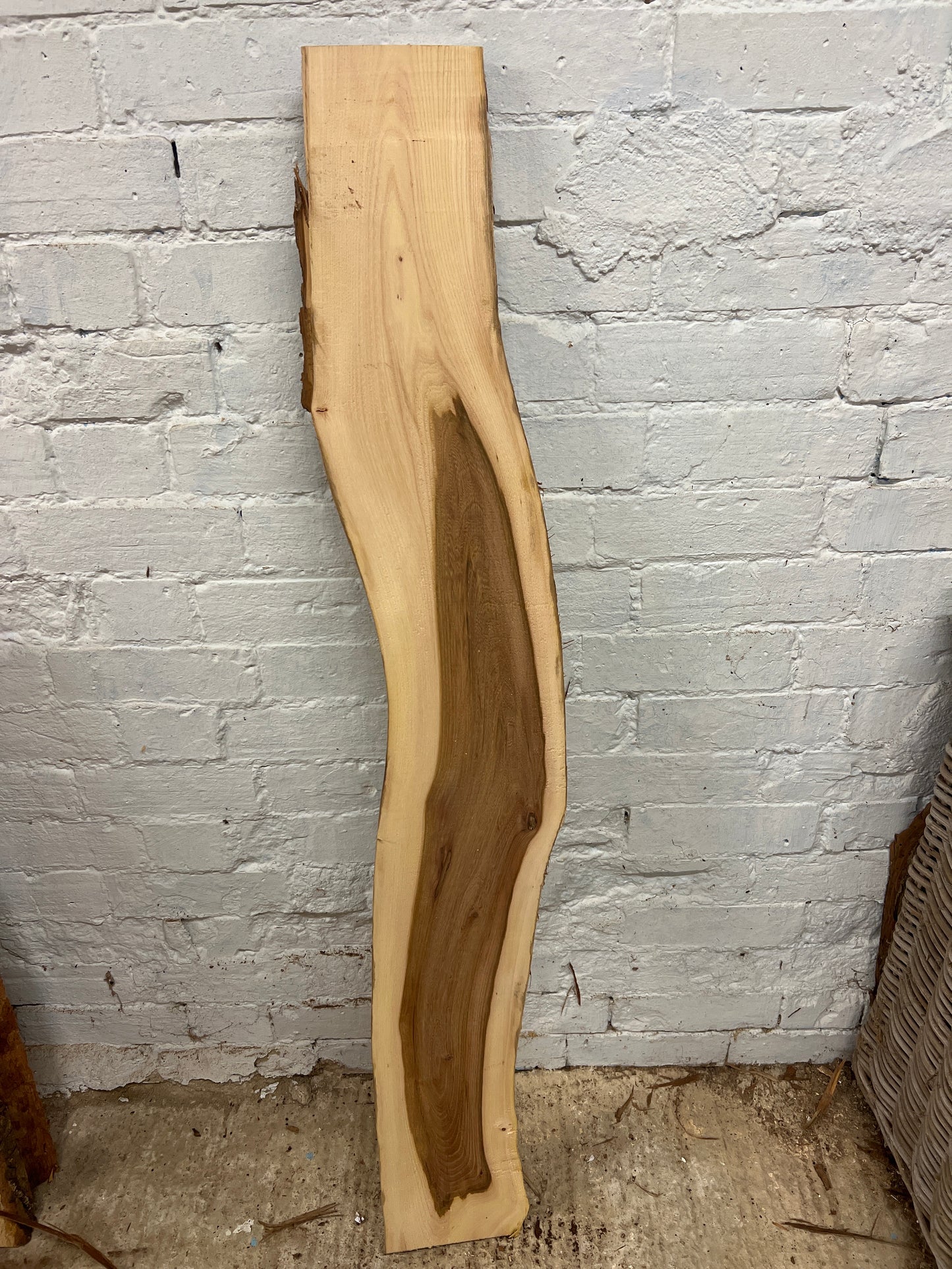 Elm No 136 - 1285x140-190x25mm Planed