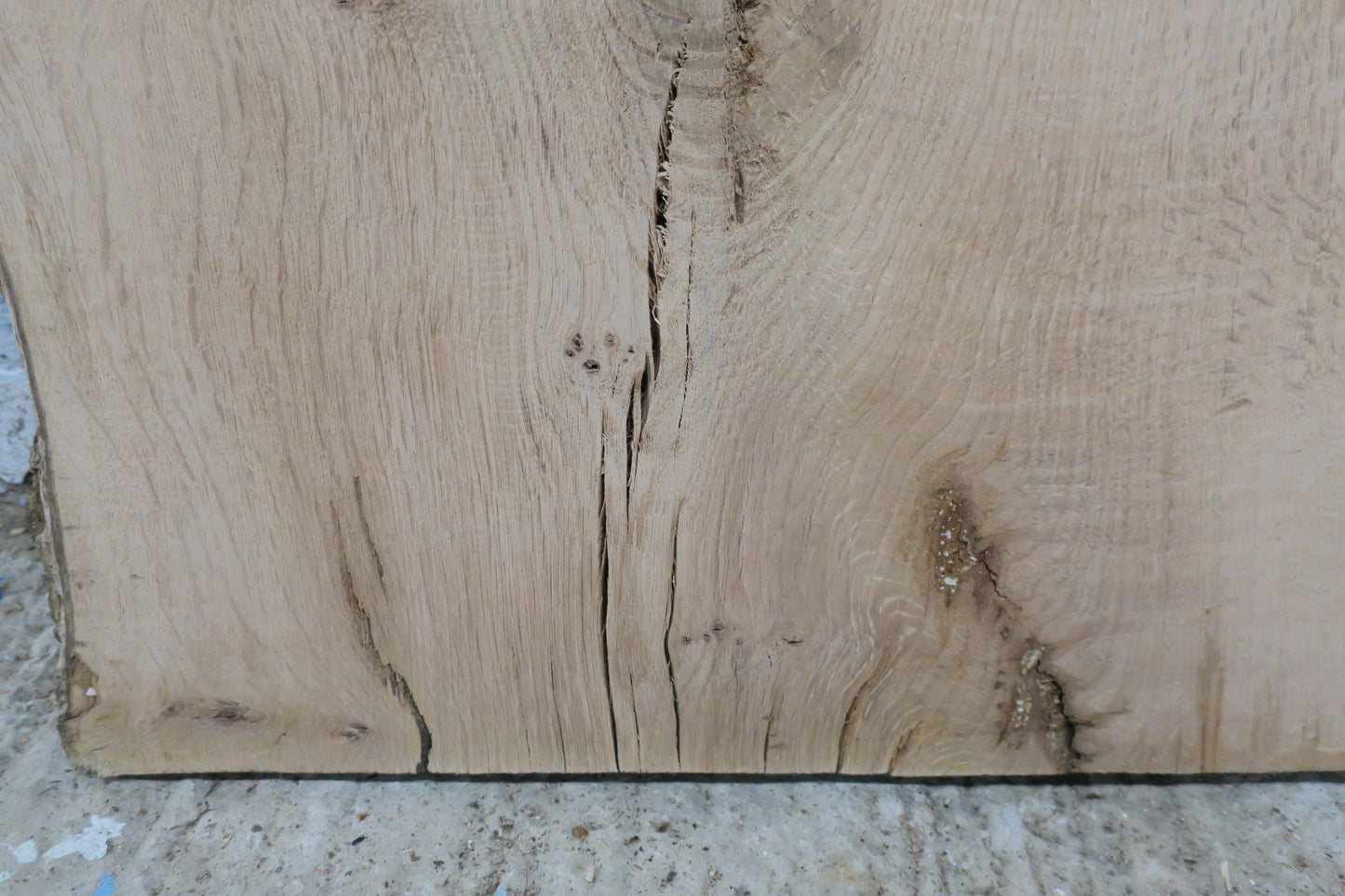 Aged Pippy Oak No 12 - 590x505-535x33mm Planed