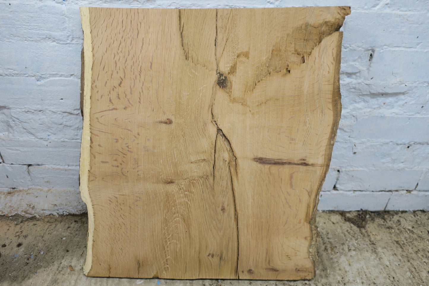 Aged Pippy Oak No 12 - 590x505-535x33mm Planed