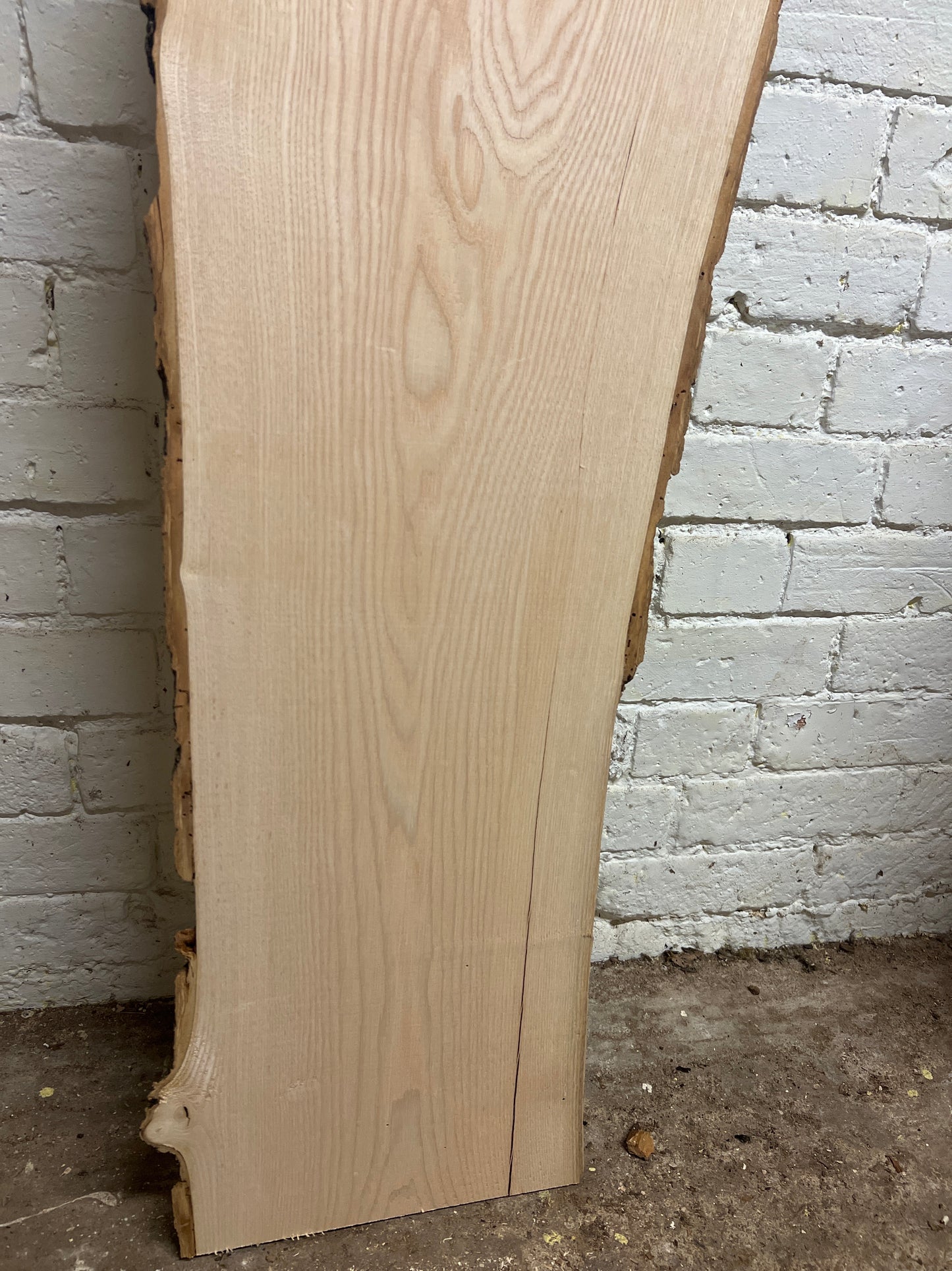 Ash No 121 - 1640x270-330x32mm Planed