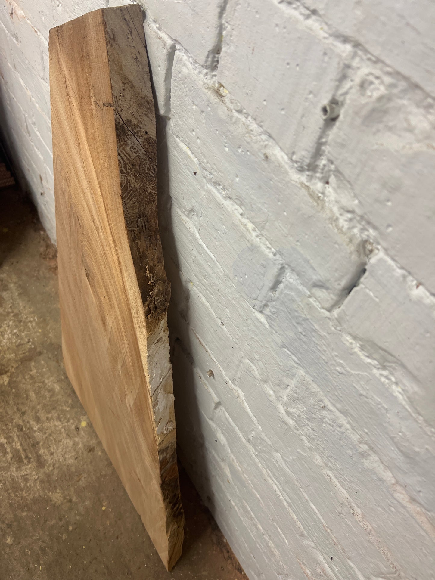 Elm No 13 - 890x190-510x40mm Planed