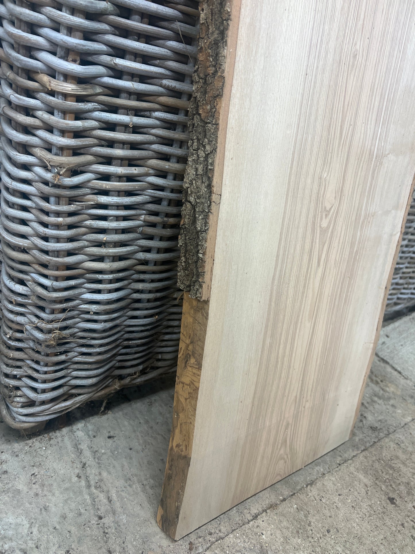 Olive Ash No 1 - 655x360-380x35mm Planed