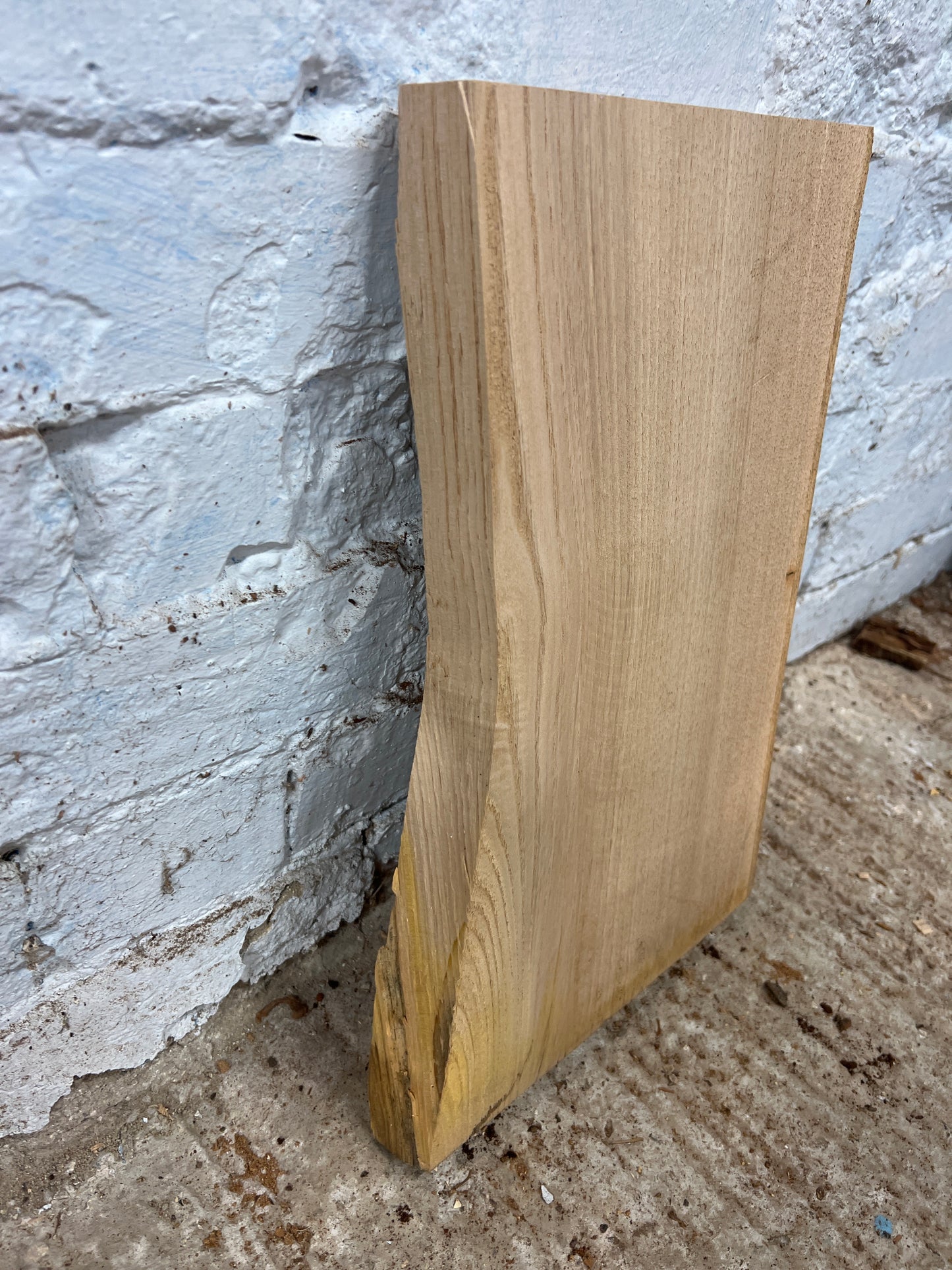 Chestnut No 127 - 425x220-260x35mm Planed