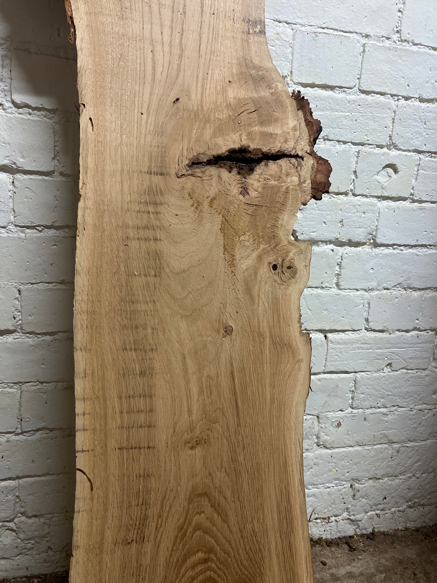 Oak No 108 - 1120x250-370x30mm Planed