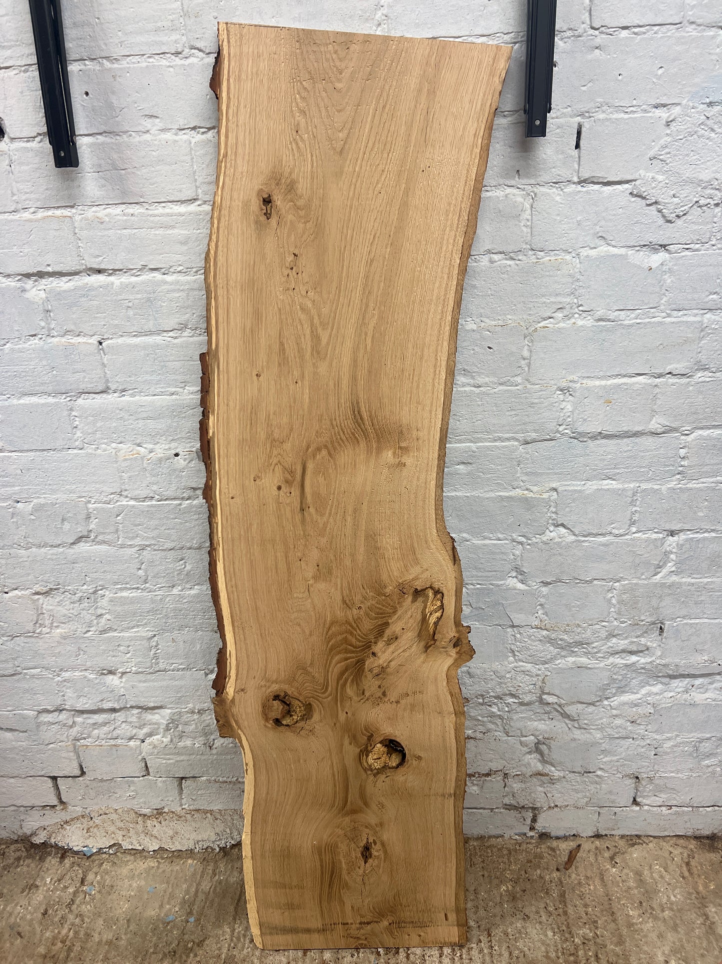 Oak No 250 - 1325x310-370x29mm Planed