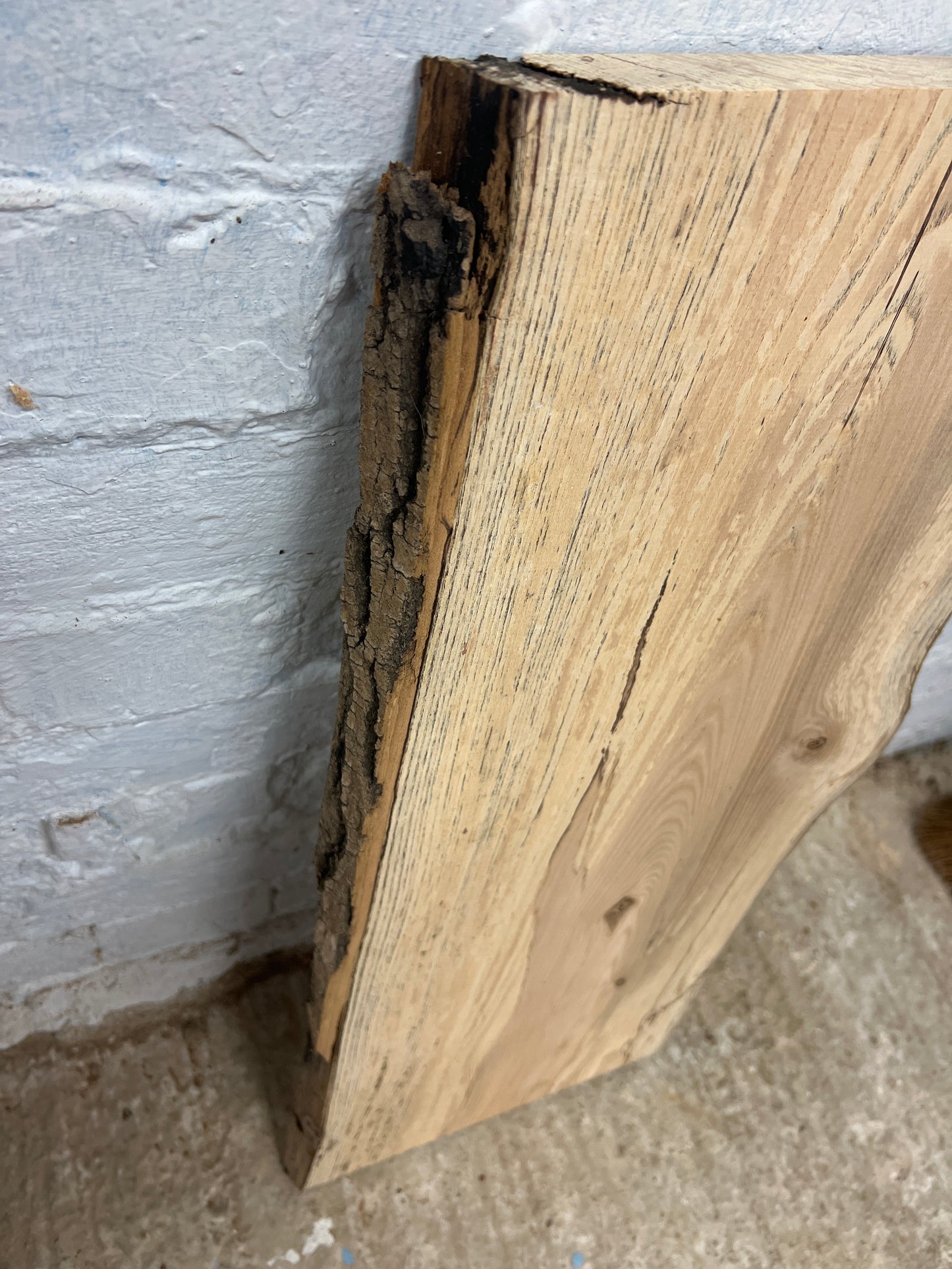 Spalted Ash No 65 - 700x290-320x30mm Planed