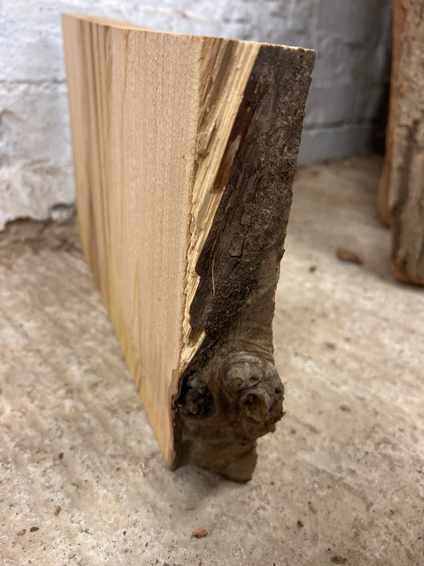 Chestnut No 118 - 220x340-370x43mm Planed