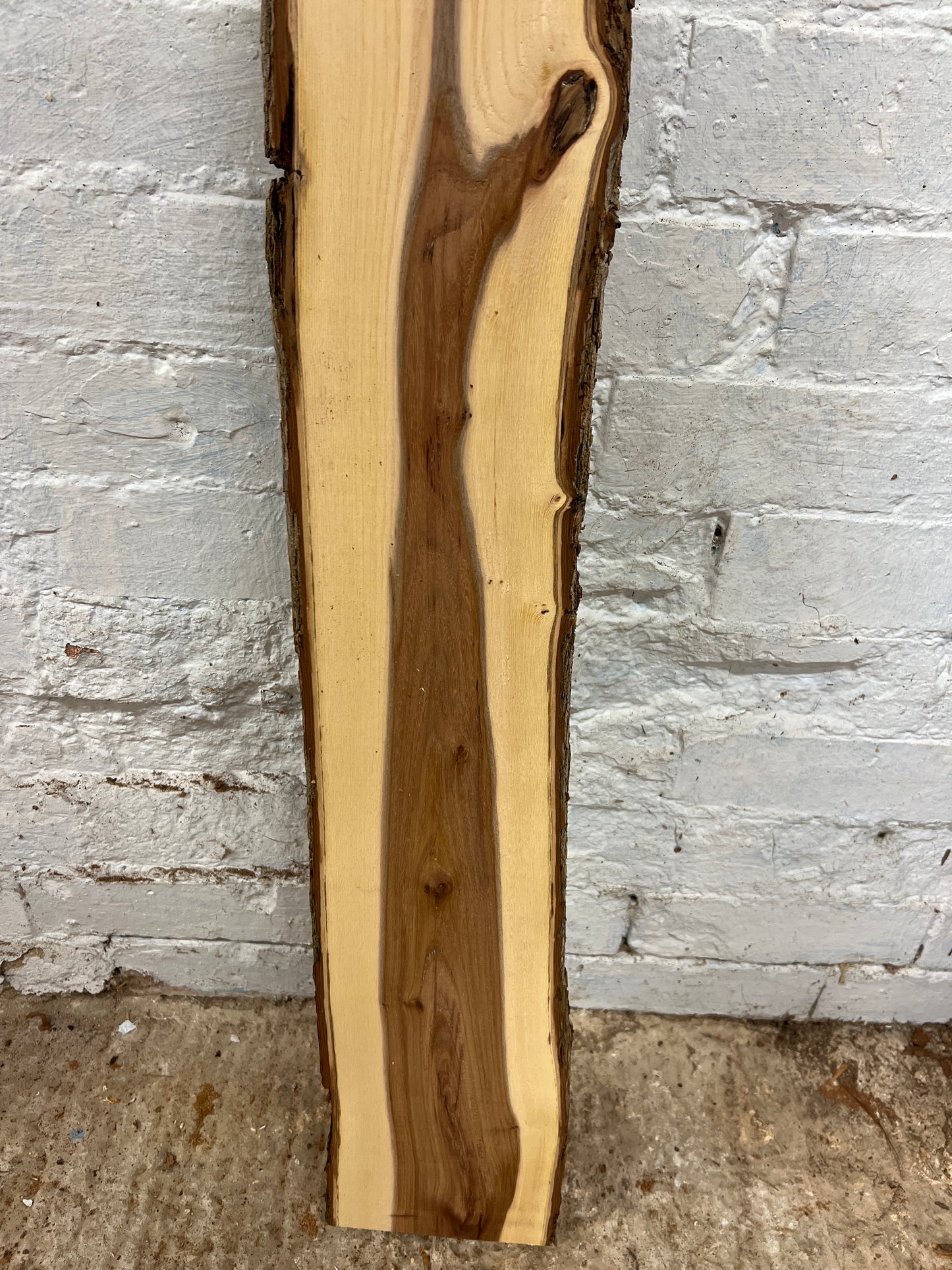Elm No 15 - 1072x140-150x25mm Planed