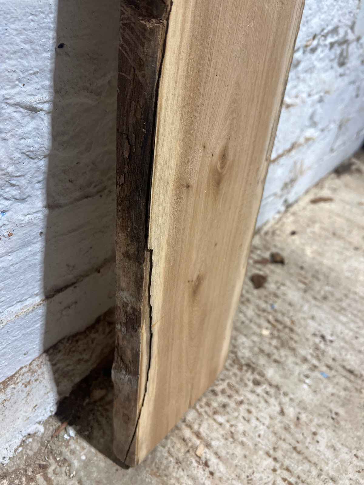 Elm No 229 - 690x160-170x27mm Planed