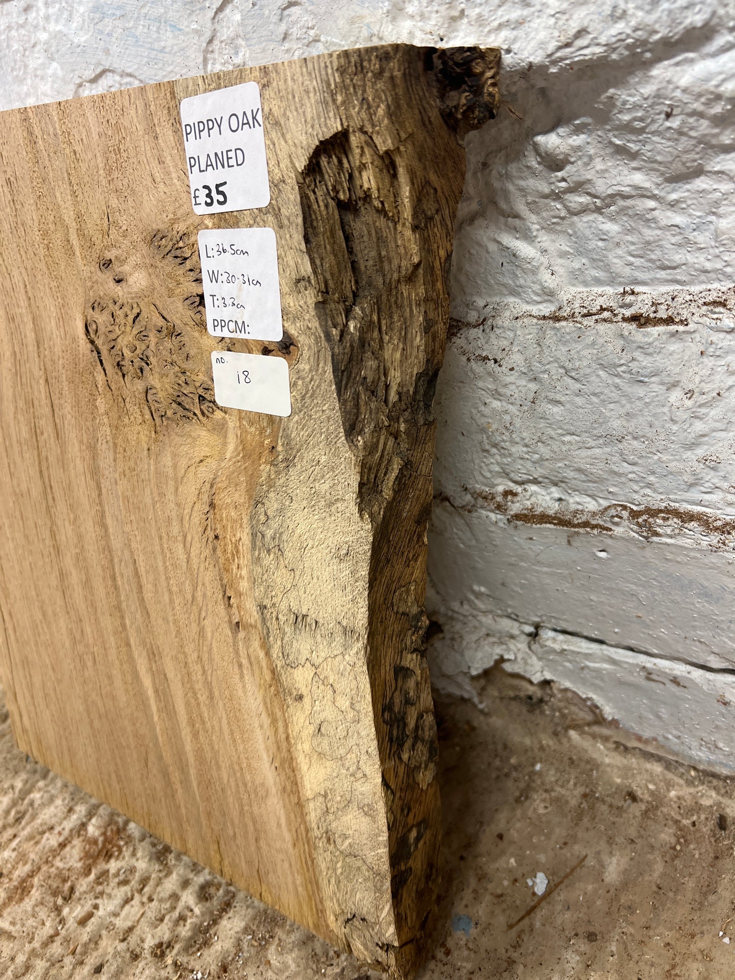Aged Pippy Oak No 18 - 365x300-310x33mm Planed