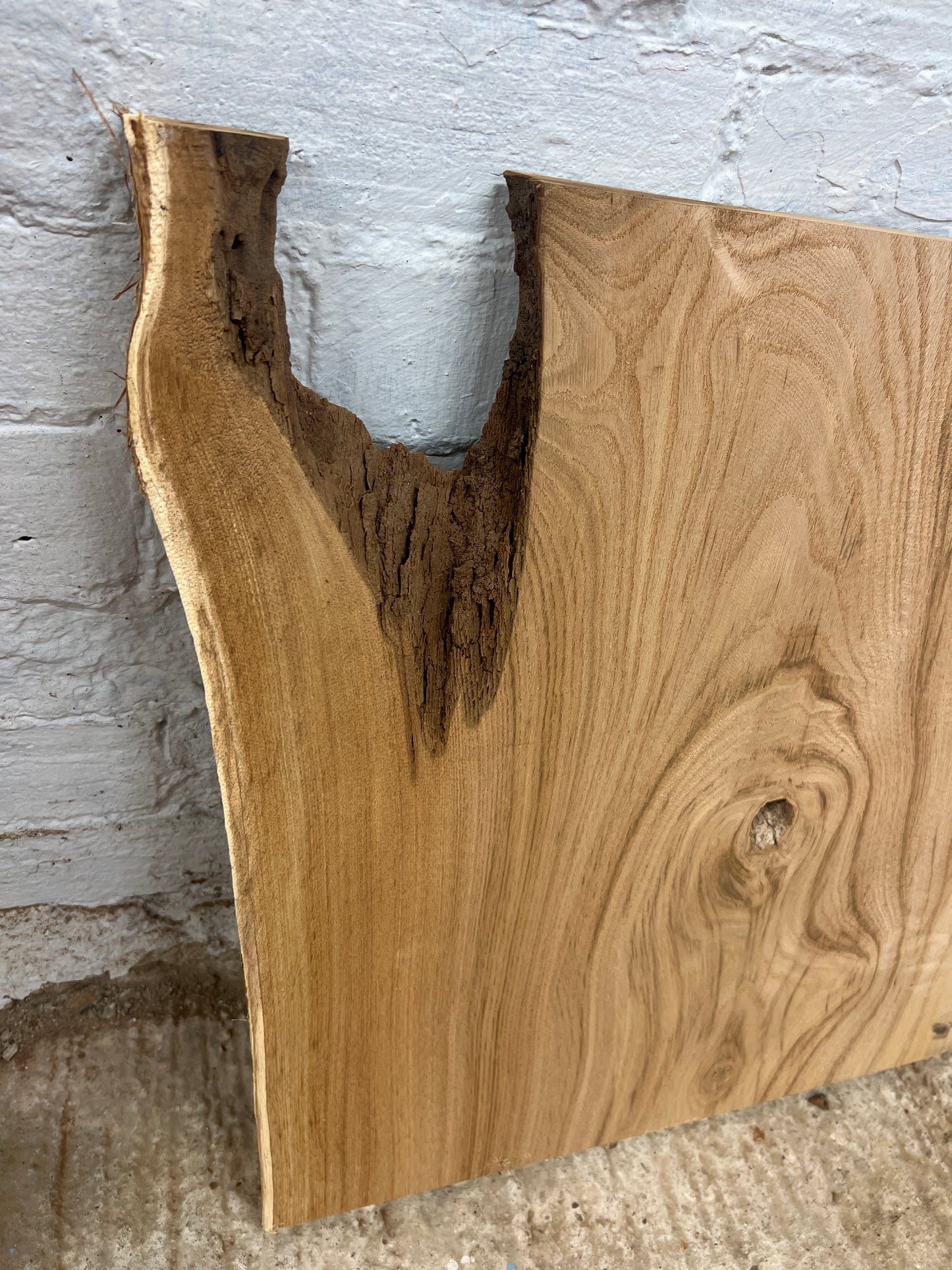 Sweet Chestnut No 163 - 515x480-570x30mm Planed