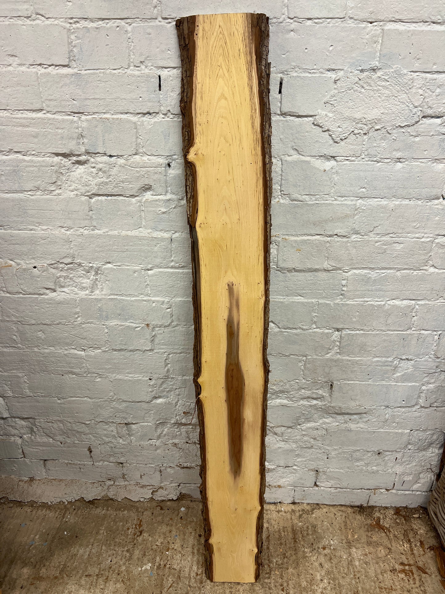 Elm No 77 - 1325x140-170x25mm Planed