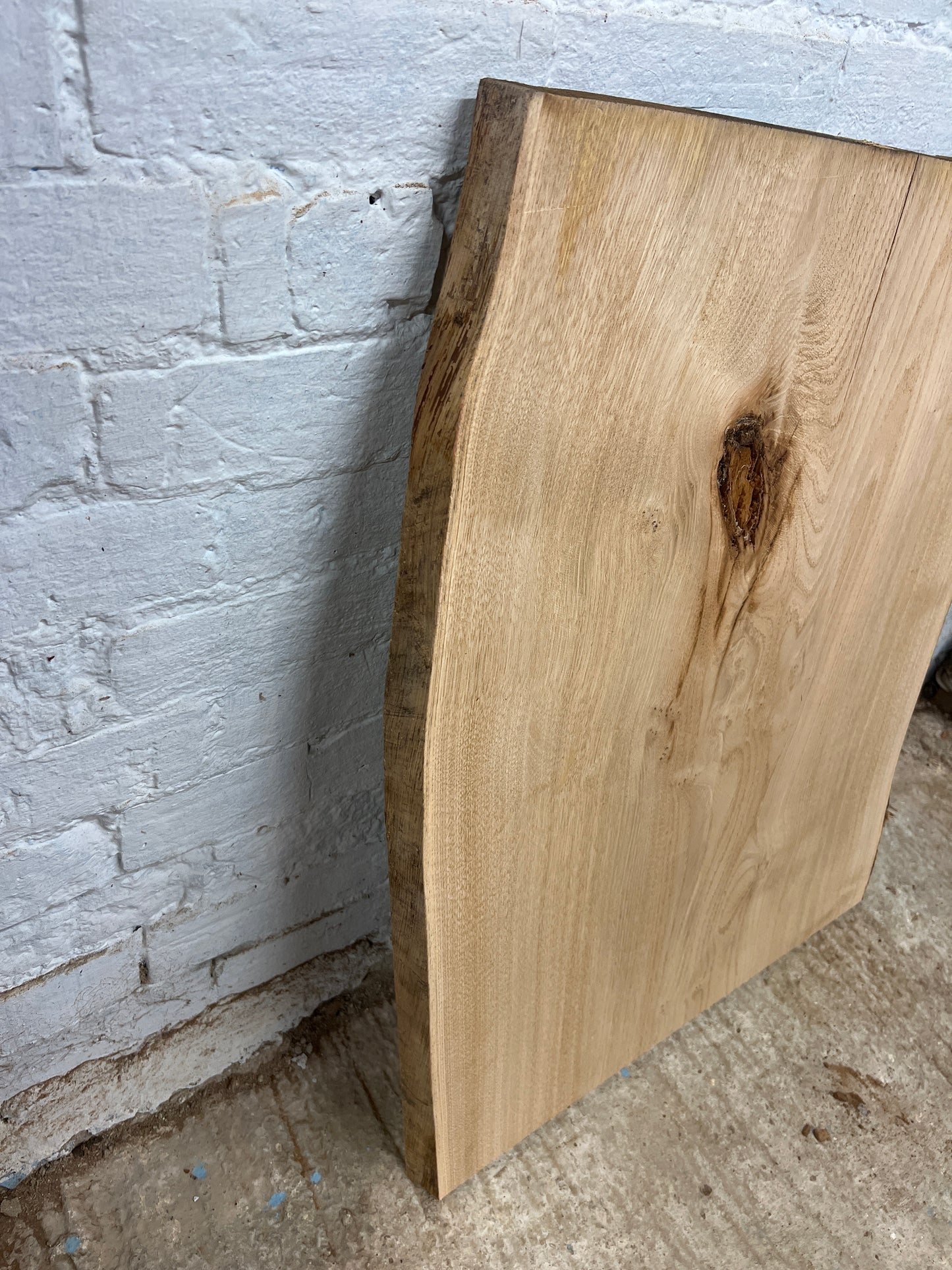 Chestnut No 239 - 810x630-670x38mm Planed