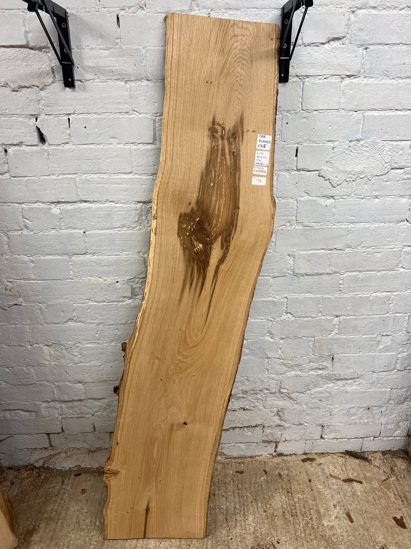 Oak No 174 - 1550x280-340x30mm Planed
