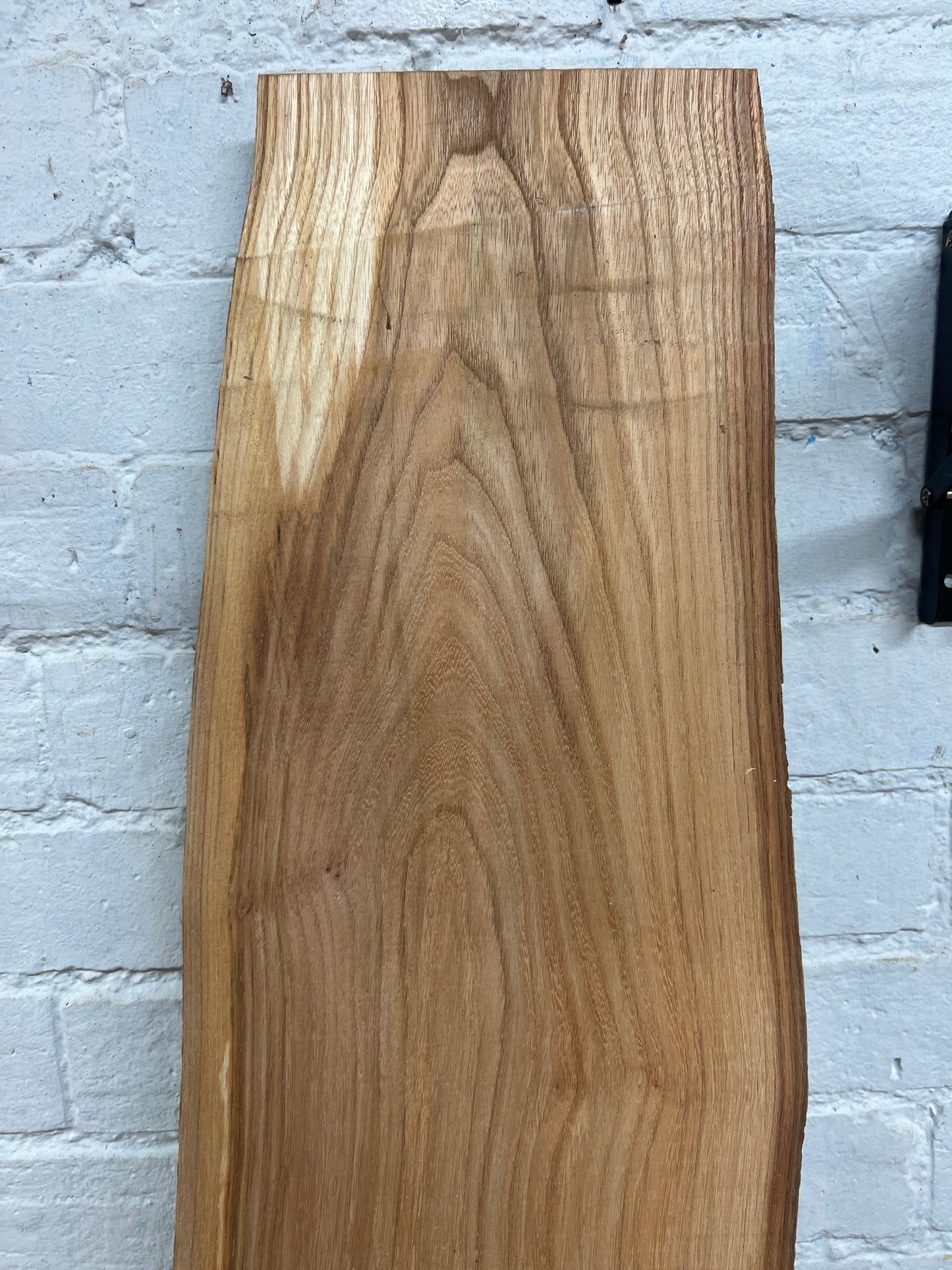 Elm No 55 - 1625x190-330x30mm Planed