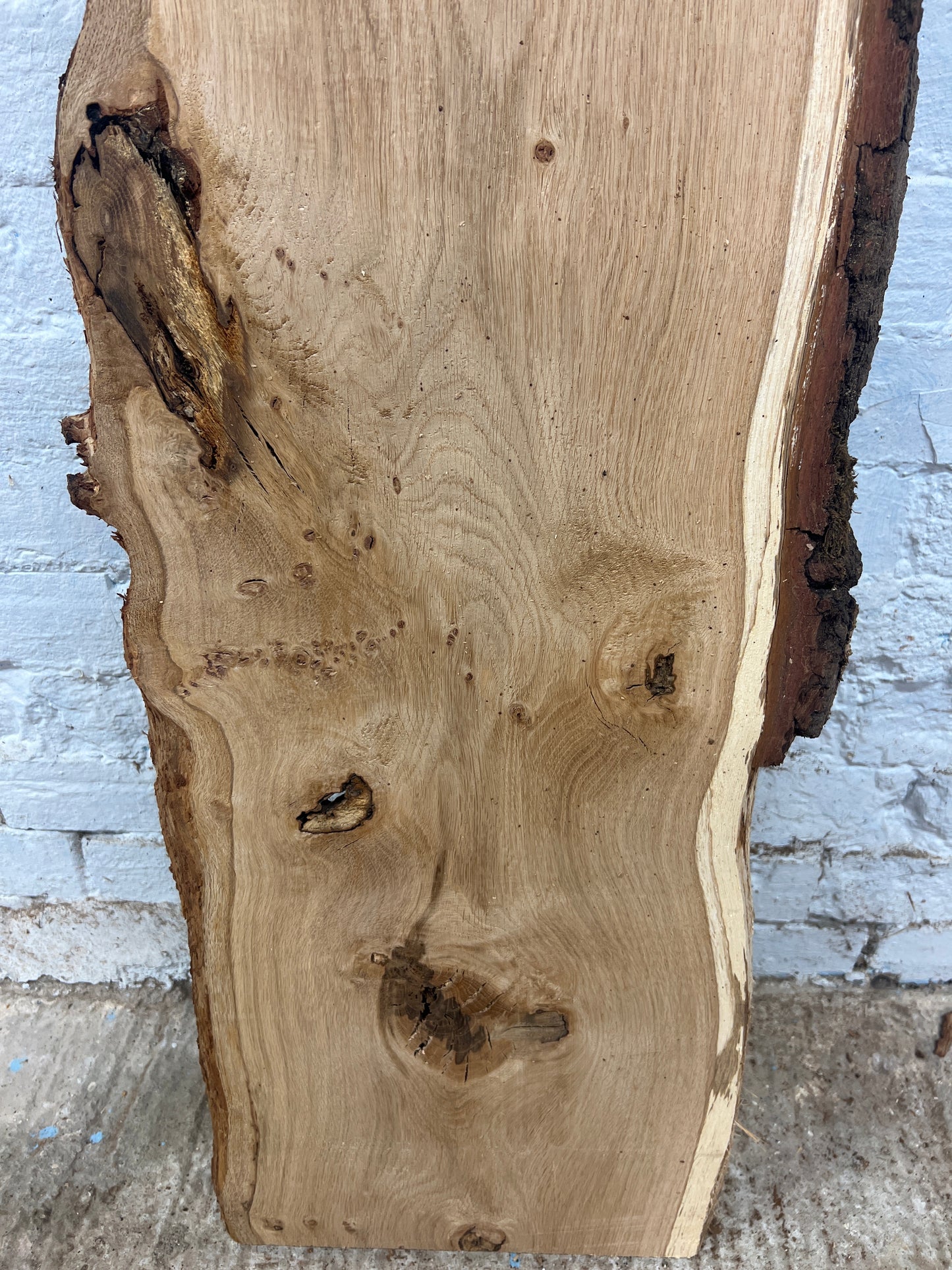 Oak No 250 - 1325x310-370x29mm Planed