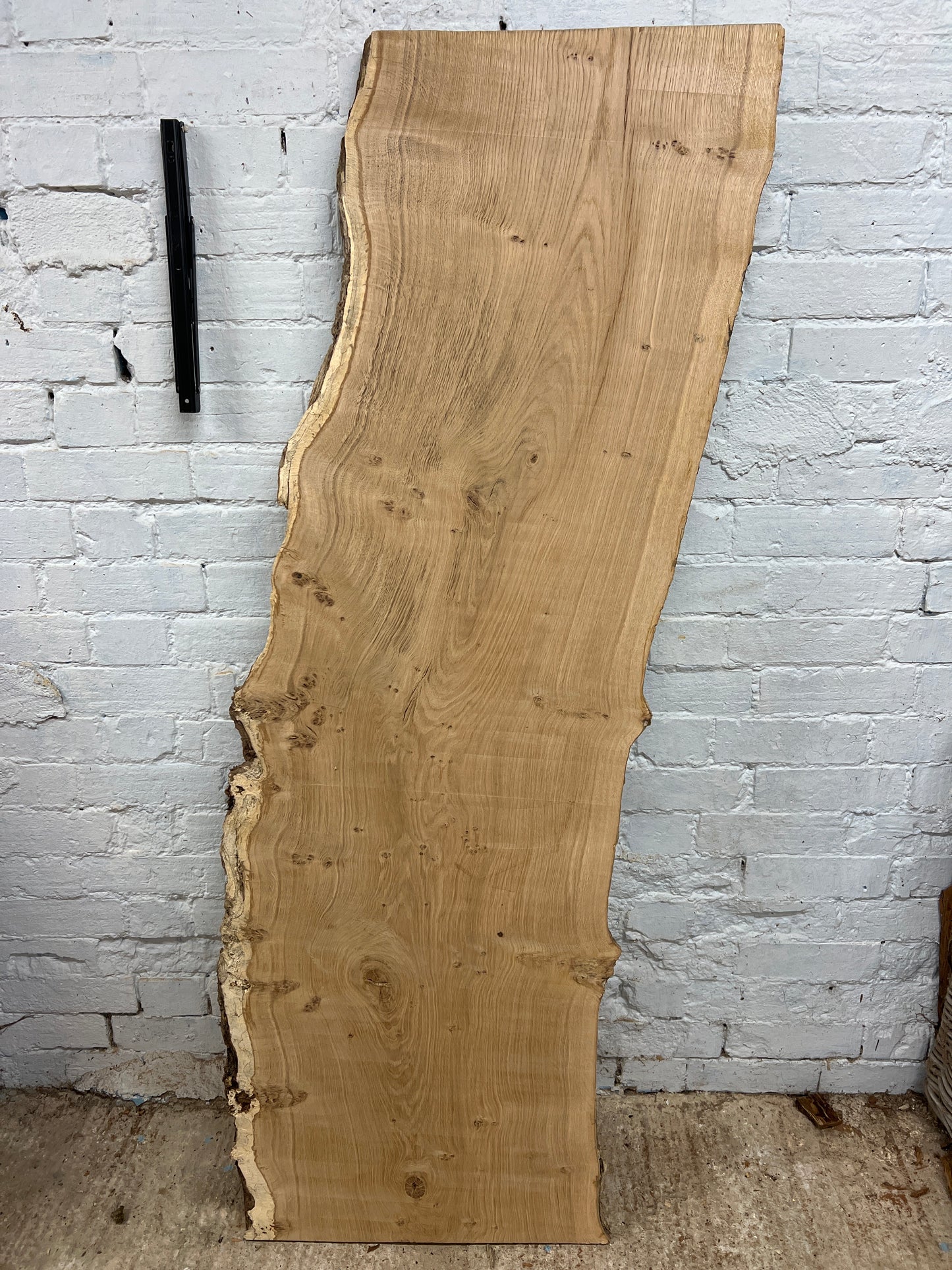 Aged Pippy Oak No 19 - 1640x470-560x27mm Planed