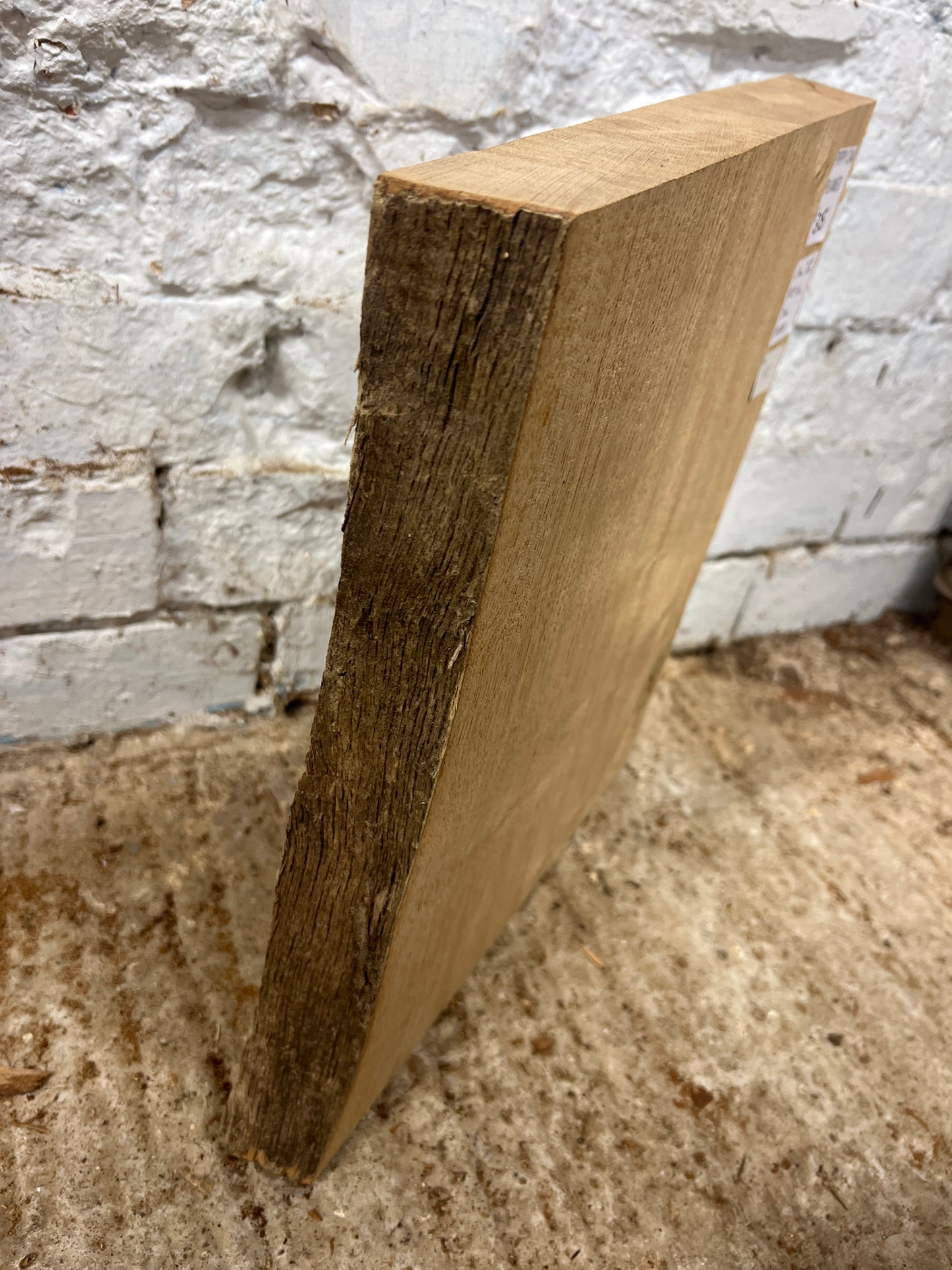 Aged Pippy Oak No 152 - 340x290-310x40mm Planed