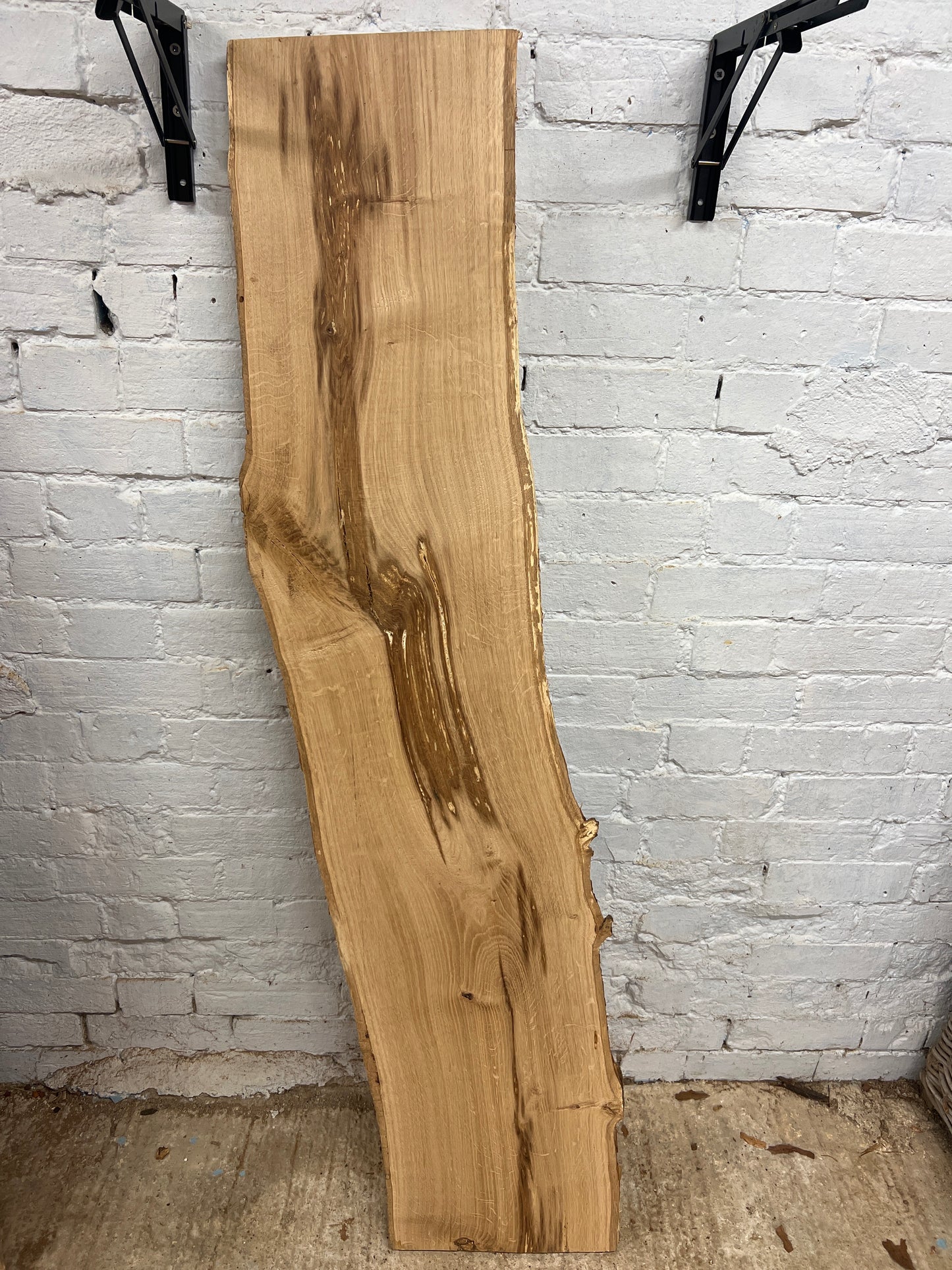 Oak No 174 - 1550x280-340x30mm Planed