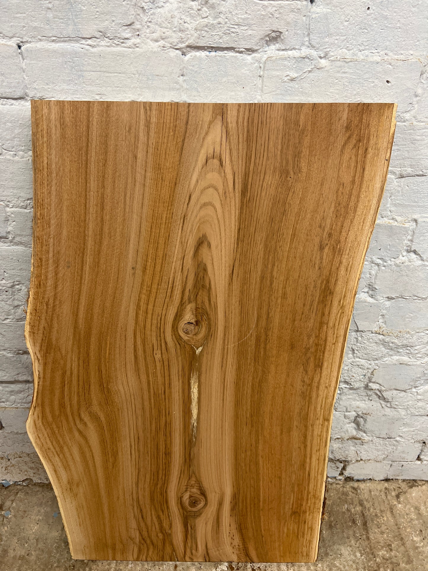Sweet Chestnut No 208 - 910x520-570x32mm Planed