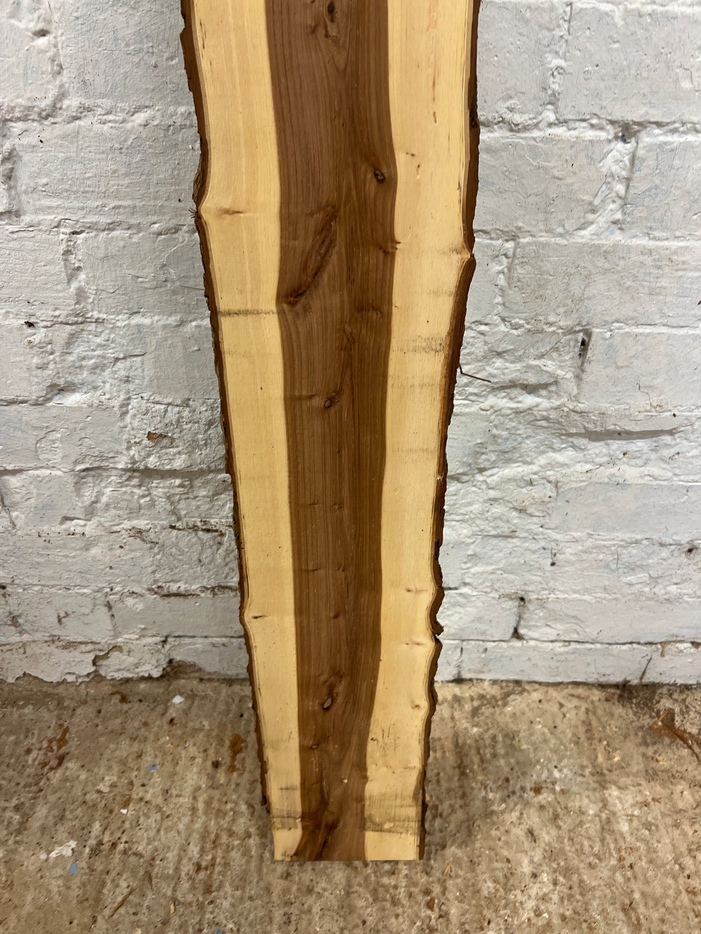 Elm No 77 - 1325x140-170x25mm Planed