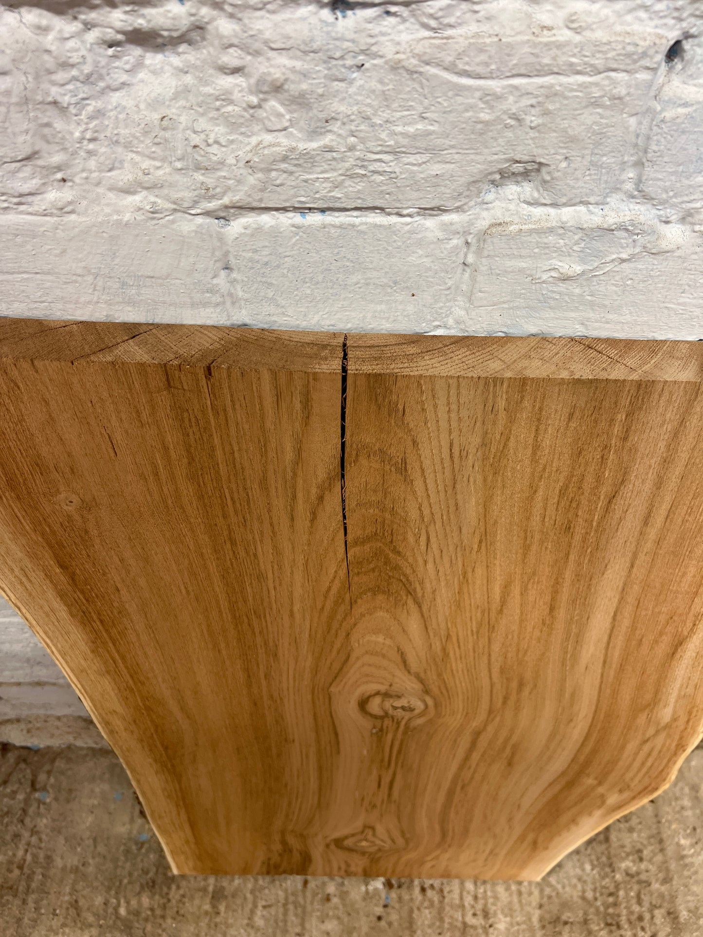 Sweet Chestnut No 208 - 910x520-570x32mm Planed