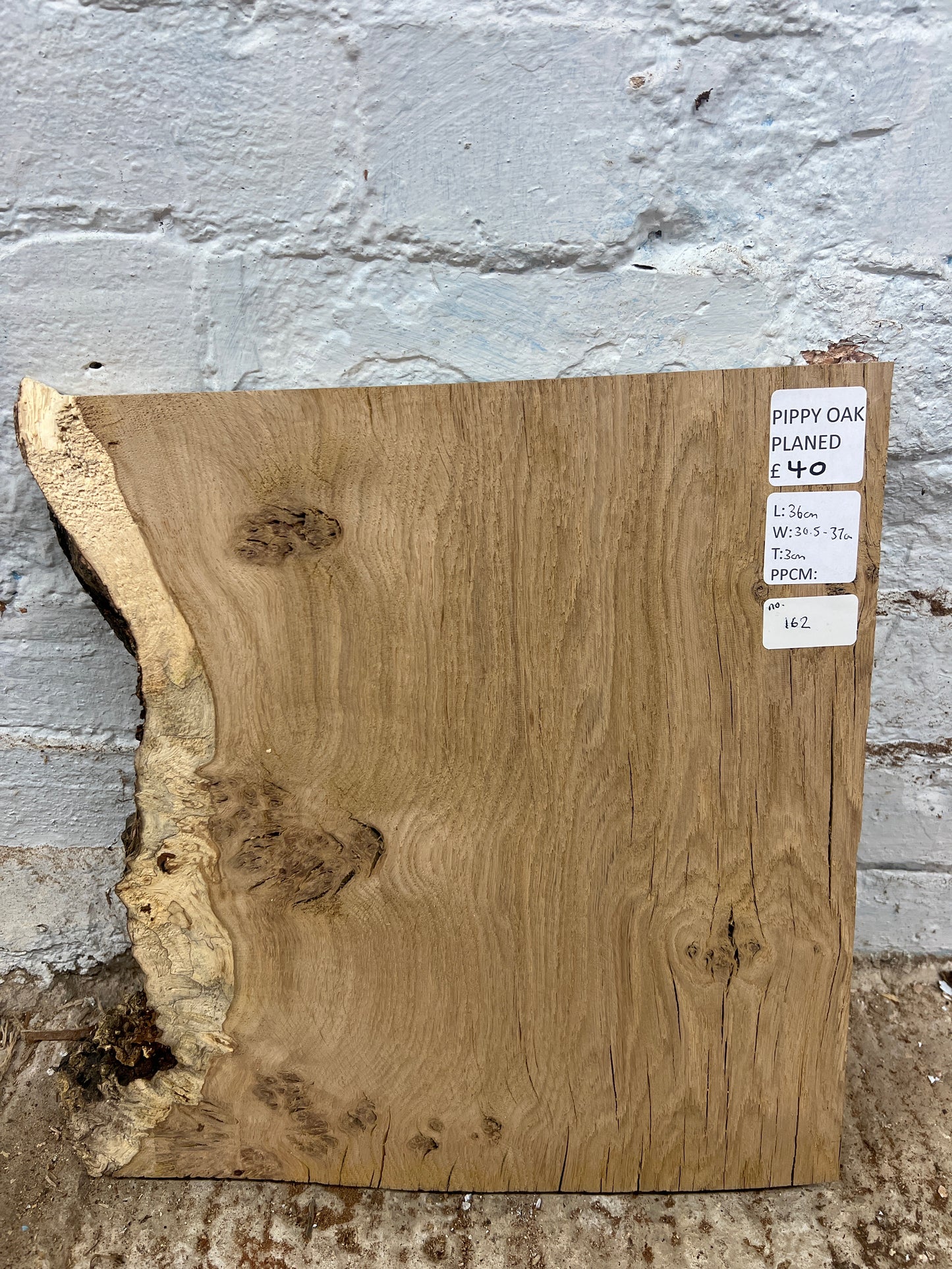 Aged Pippy Oak 162 - 360x305-370x30mm Planed