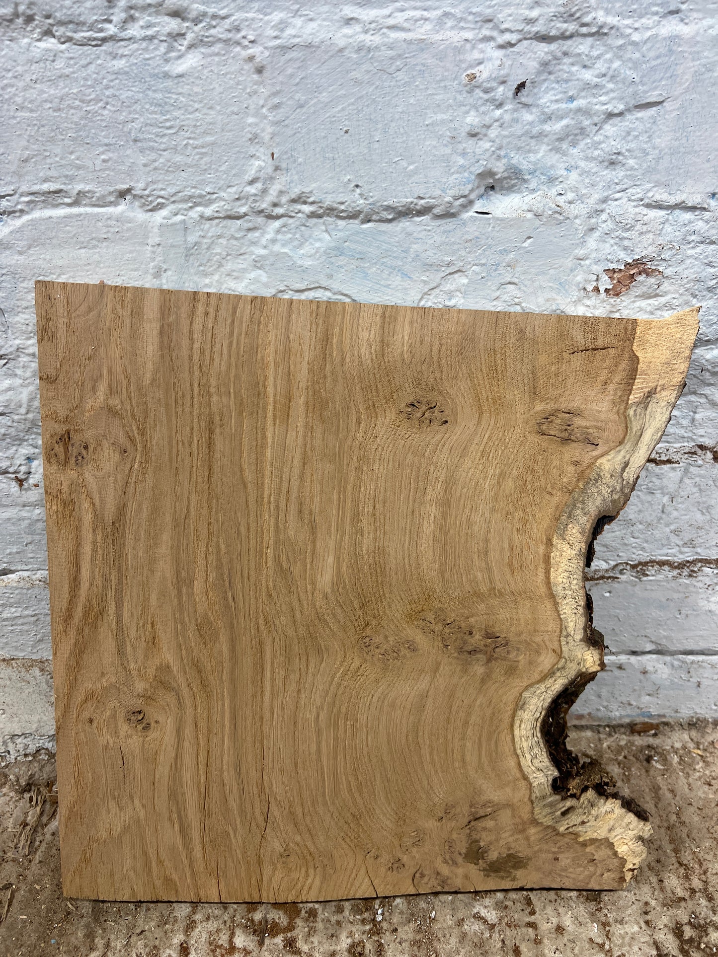 Aged Pippy Oak 162 - 360x305-370x30mm Planed