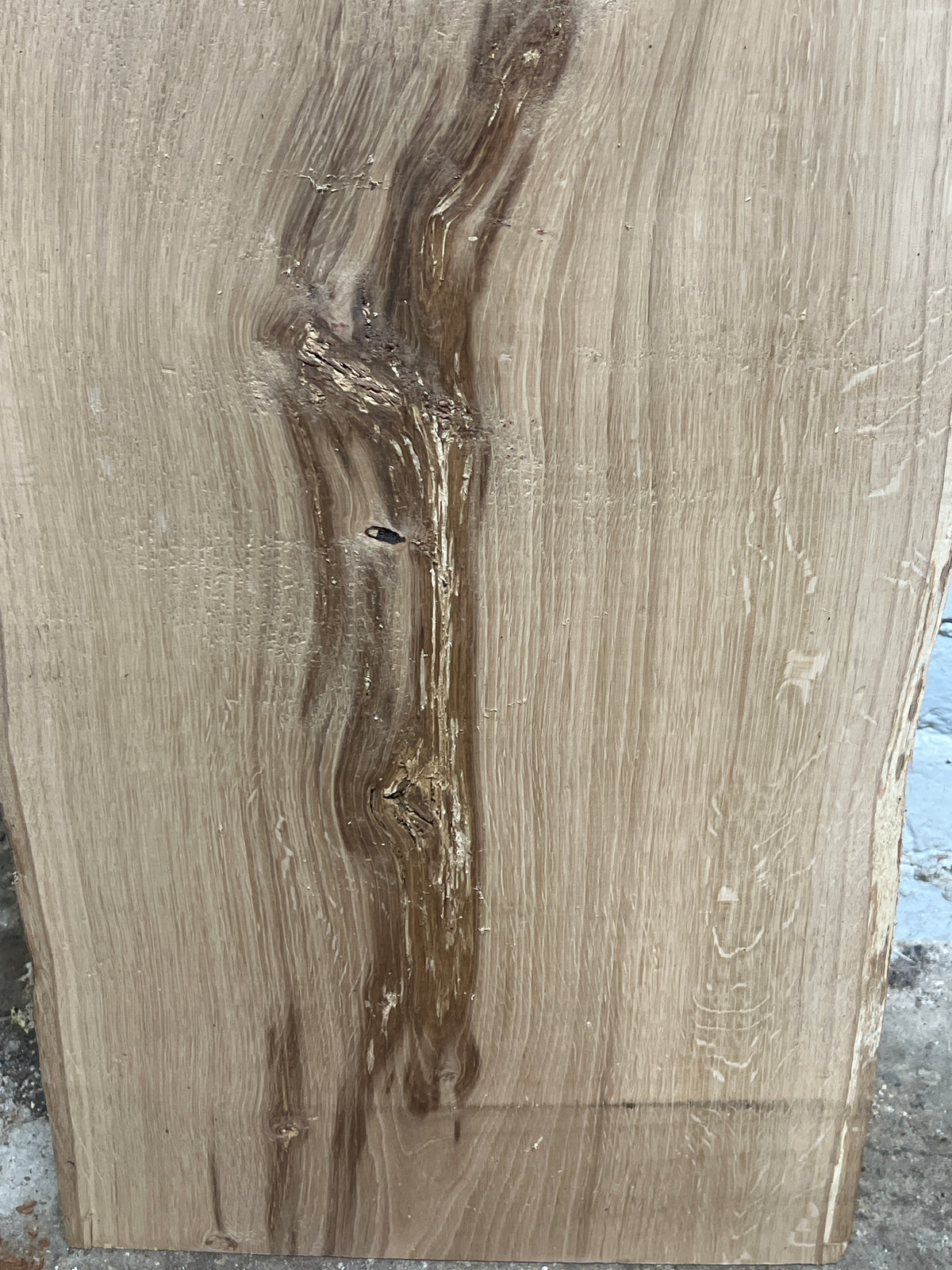 Oak No 186 - 695x330-380x30mm Planed