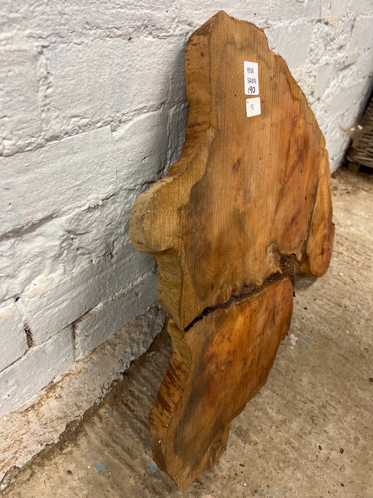 Yew No 95 - 640x530x43mm Sawn