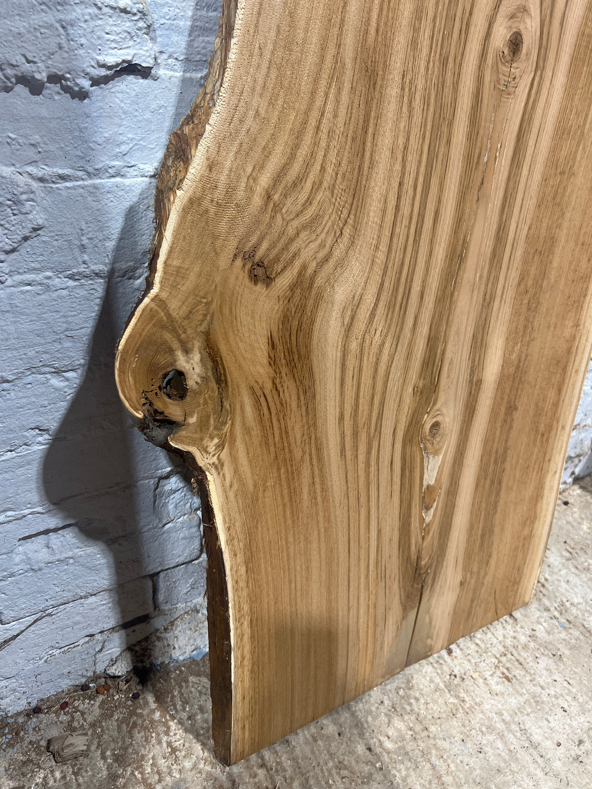 Chestnut No 244 - 905x530-630x28mm Planed