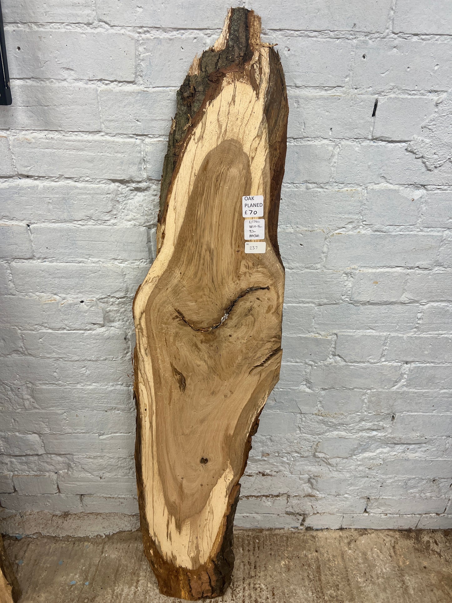 Oak No 237 - 1340x190-310x30mm Planed