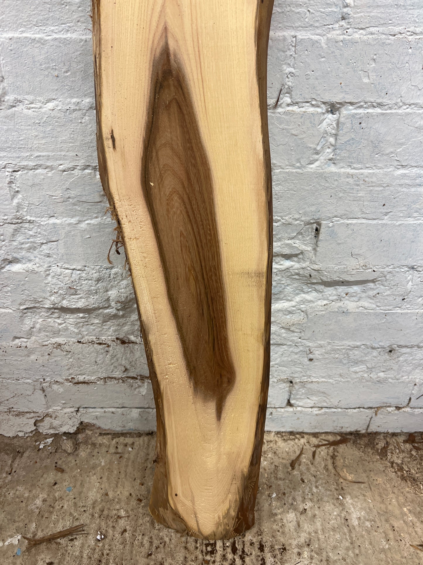 Elm No 136 - 1285x140-190x25mm Planed