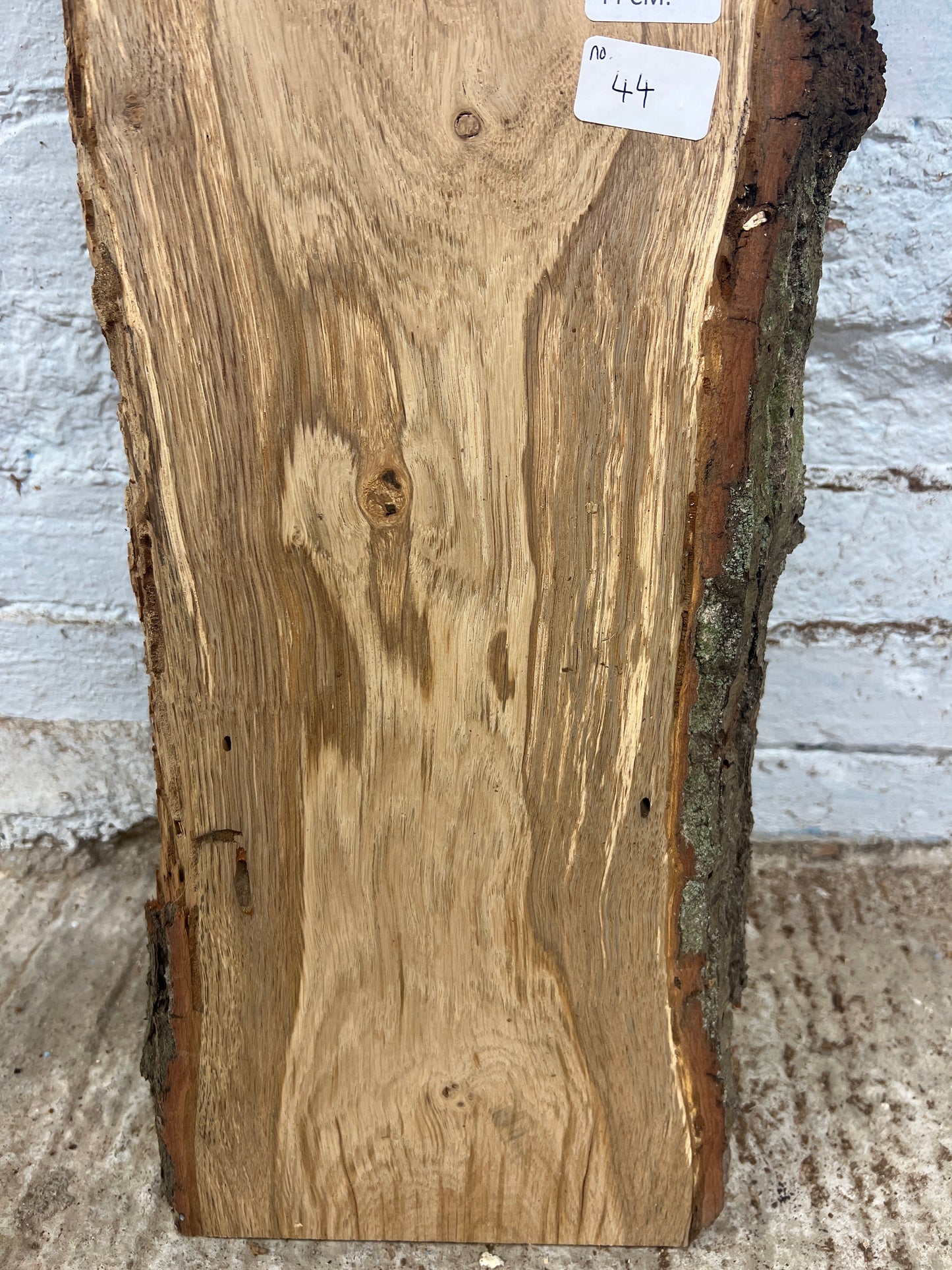 Oak No 44 - 845x200-240x35mm Planed