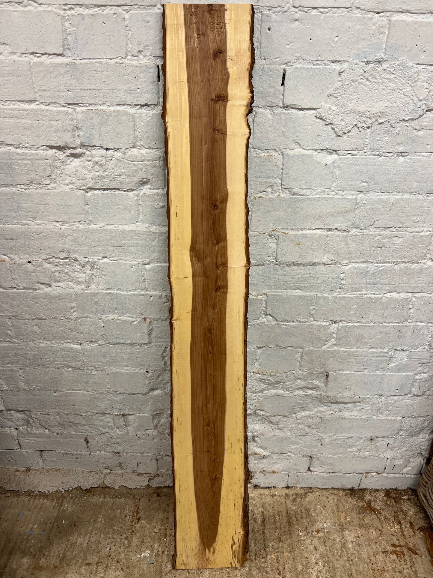 Elm No 96 - 1325x140-190x20mm Planed
