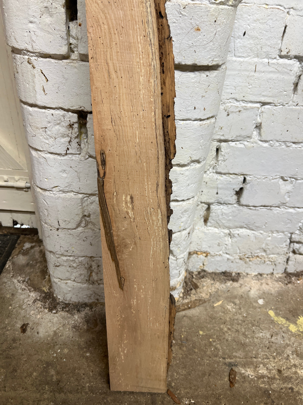 Ash No 26 - 1165x40-110x40mm Planed