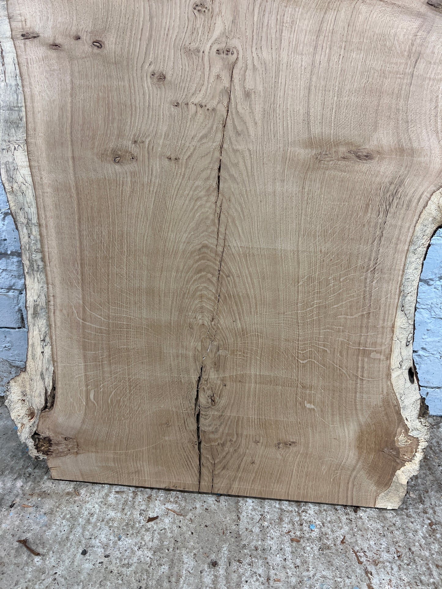 Aged Pippy Oak No 38 - 1220x590-700x35mm Planed