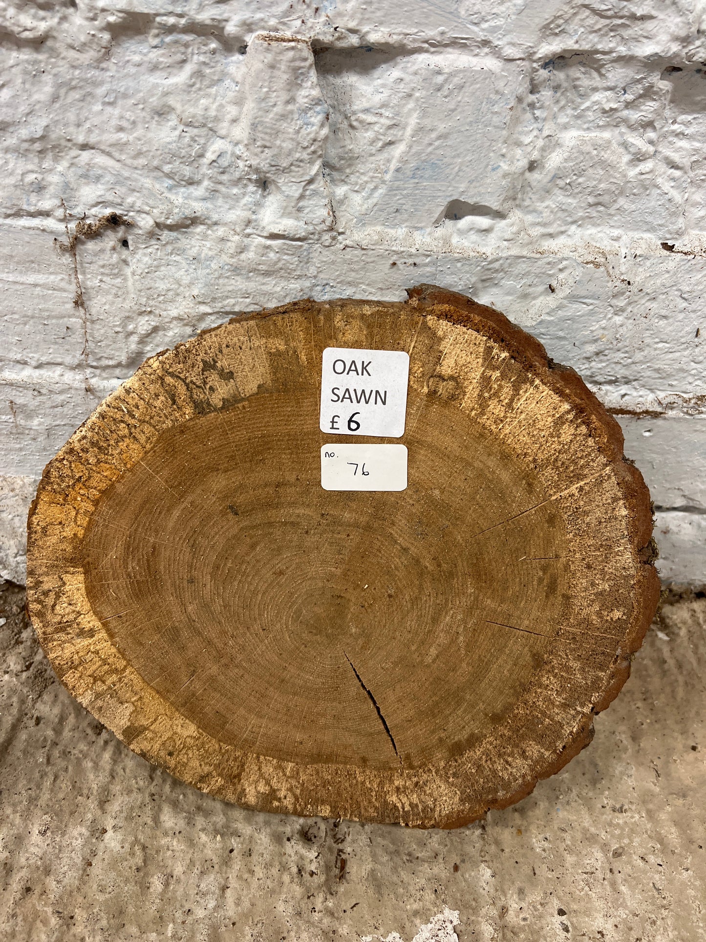 Oak Round No 76 - 290x250x40mm Sawn
