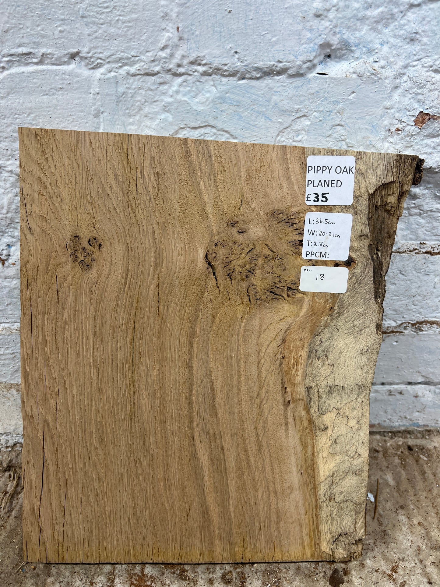 Aged Pippy Oak No 18 - 365x300-310x33mm Planed